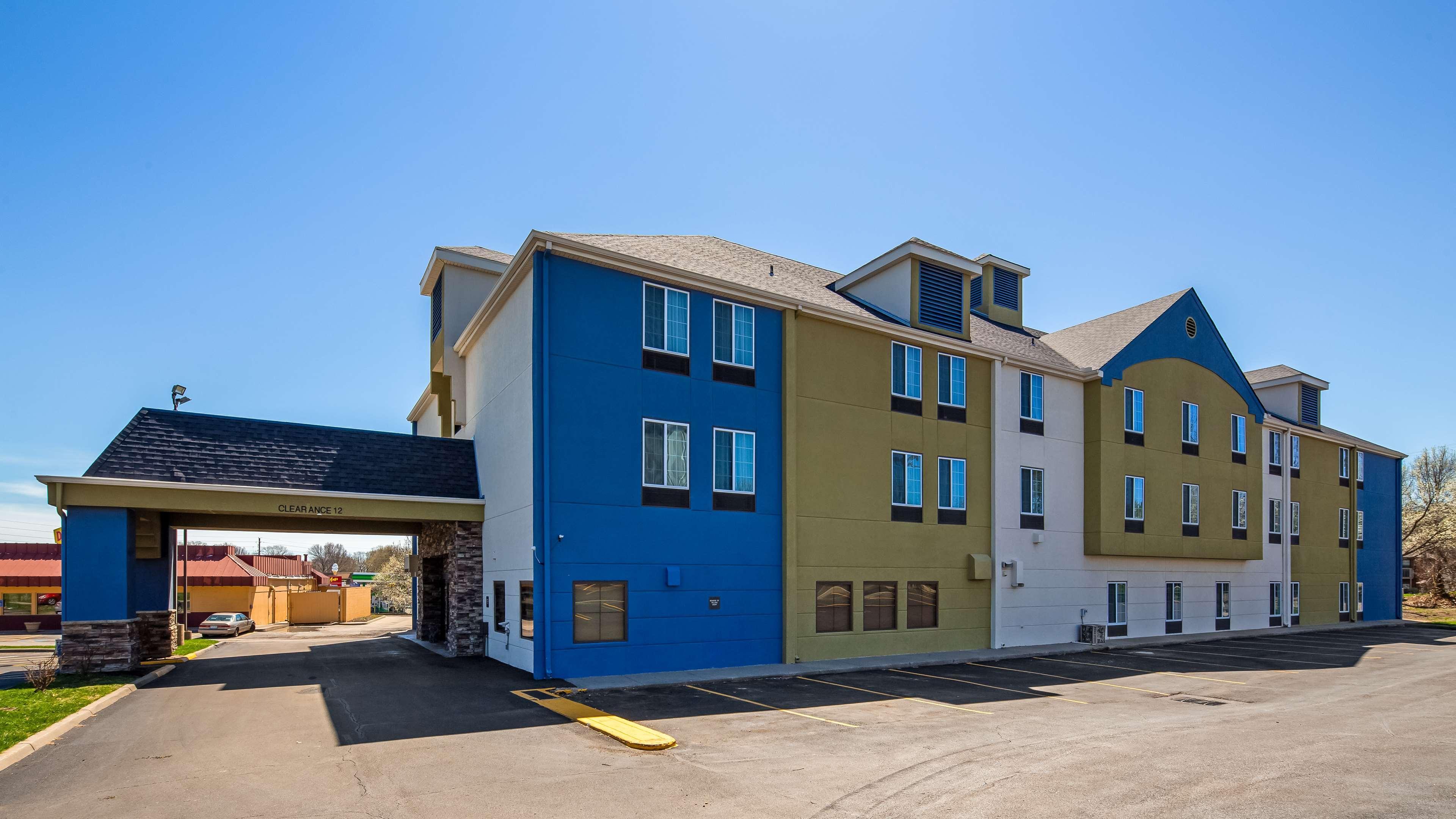 SureStay Plus Hotel by Best Western Blue Springs Exterior foto