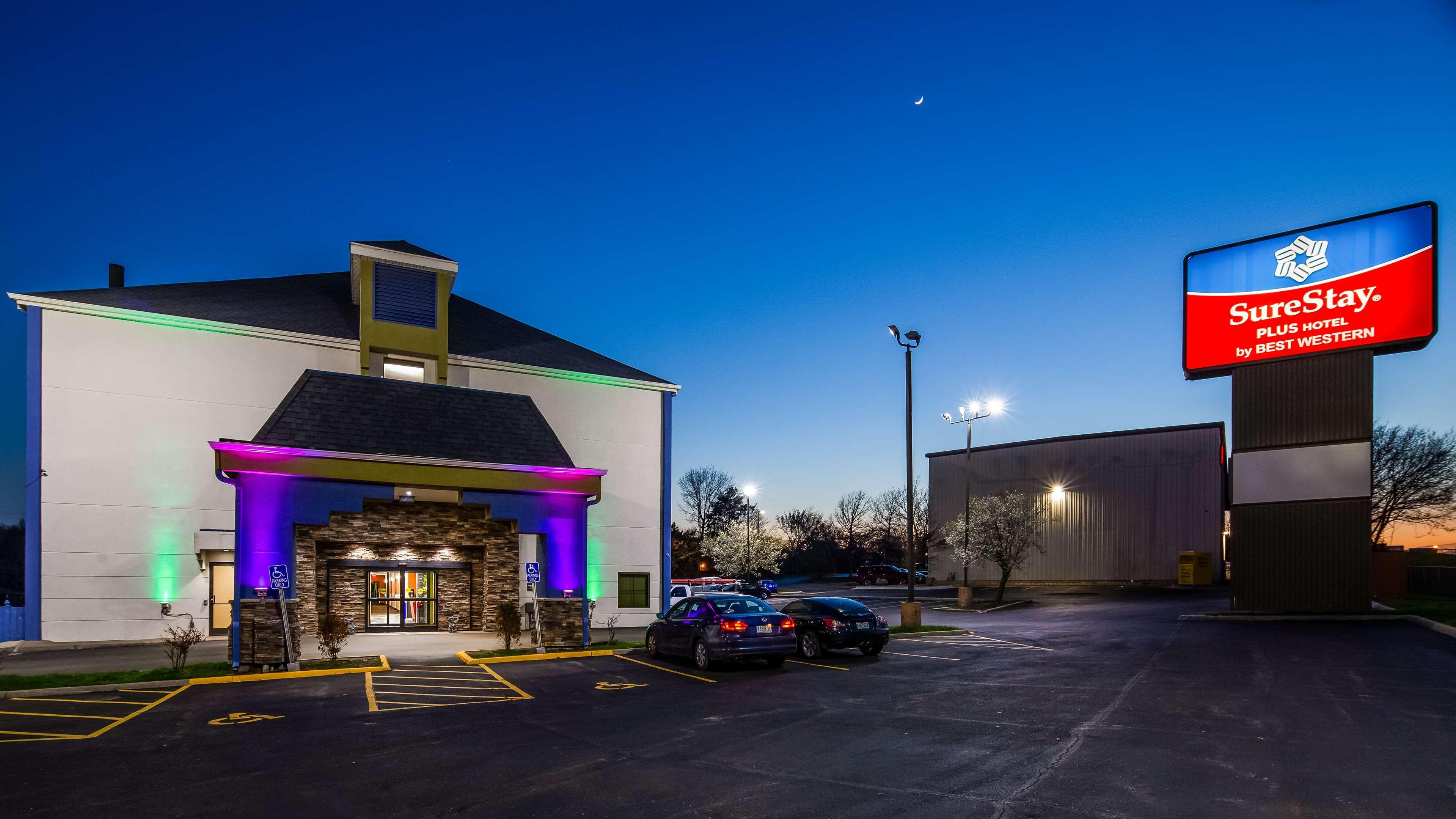 SureStay Plus Hotel by Best Western Blue Springs Exterior foto